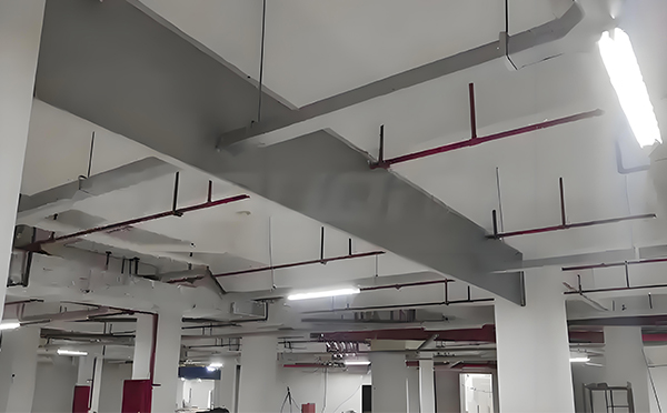 老街街道挡烟垂壁