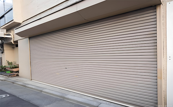 老街街道卷帘门