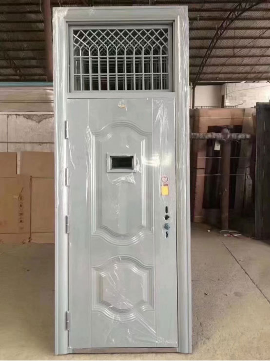 老街街道学校教室门