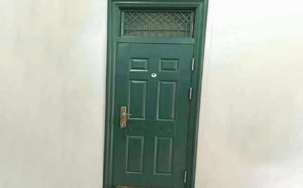 老街街道学校教室门