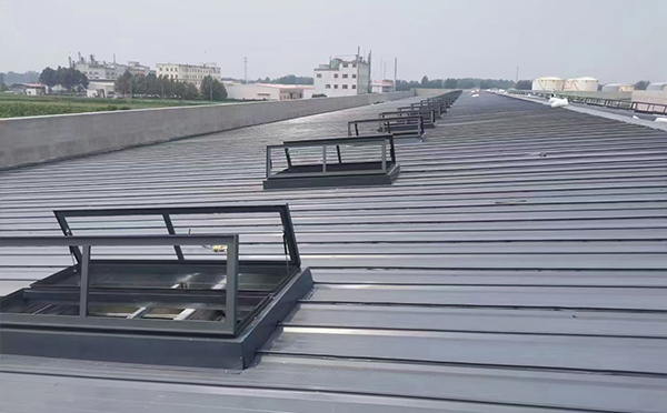 某中学室内体育馆老街街道排烟窗改造项目