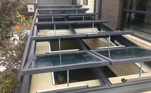 某轨道交通车辆维修车间老街街道排烟窗应用 某轨道交通车辆维修车间老街街道排烟窗应用