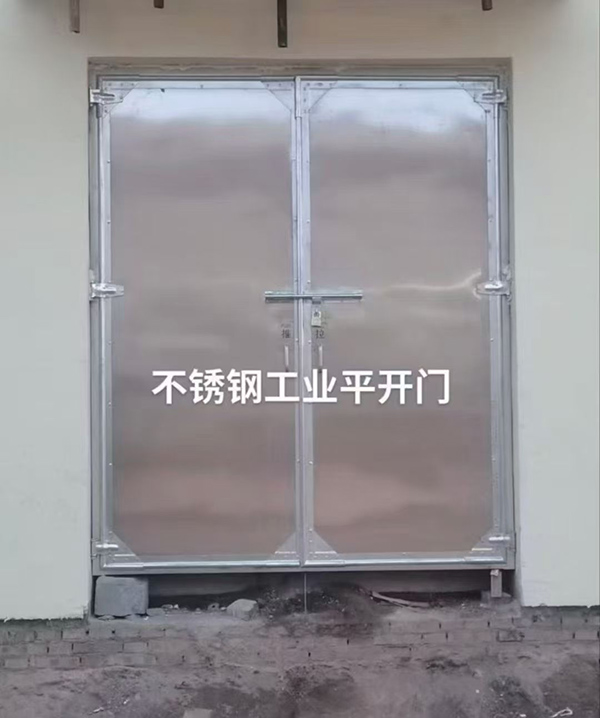 不锈钢老街街道工业平开门在现代工业场景中的应用实践