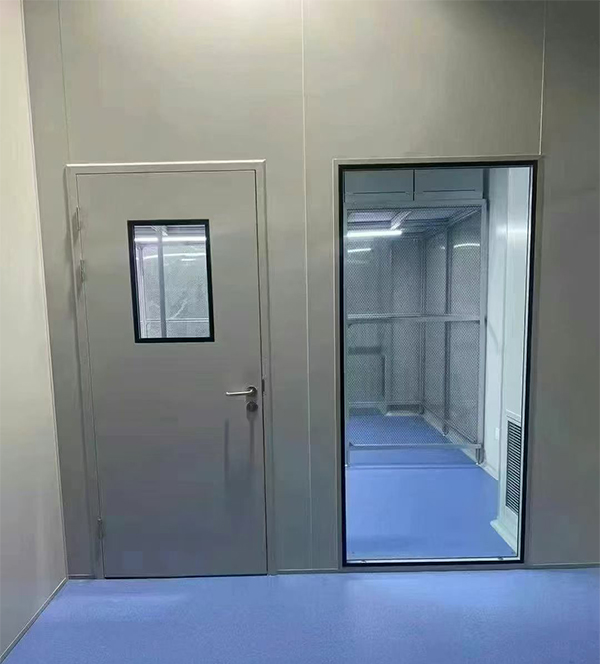 学校教学楼完成老街街道防火门标准化安装